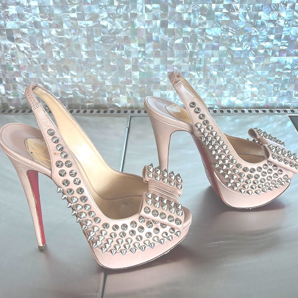 Christian Louboutin Clou Noud 6.5